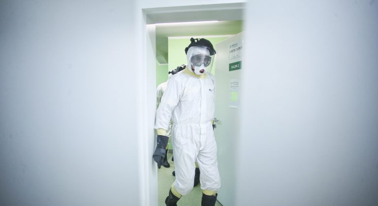Al 29-lea caz de coronavirus, confirmat în București. Companiile și-ar putea modifica programul în Capitală