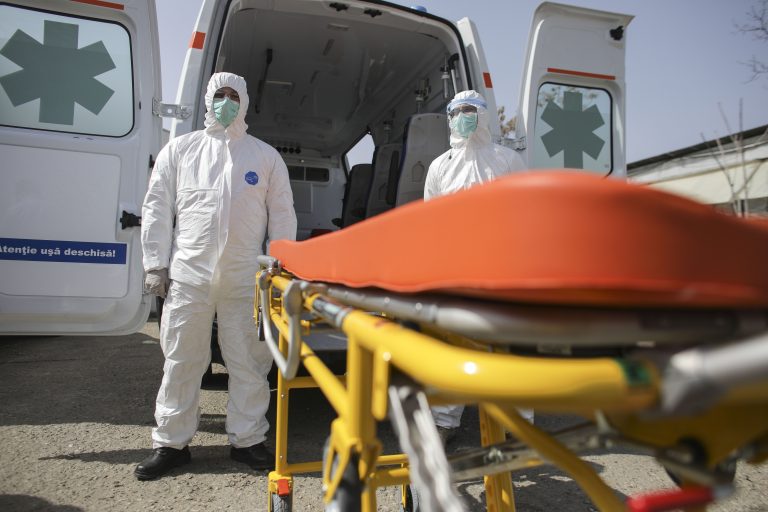 100 de persoane cu handicap, aflate într-un centru din județul Neamț, au fost infectate cu noul coronavirus