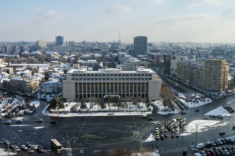 Alarmă sanitară la Palatul Victoria. Fiul bucătăresei din Guvern, suspectat de coronavirus