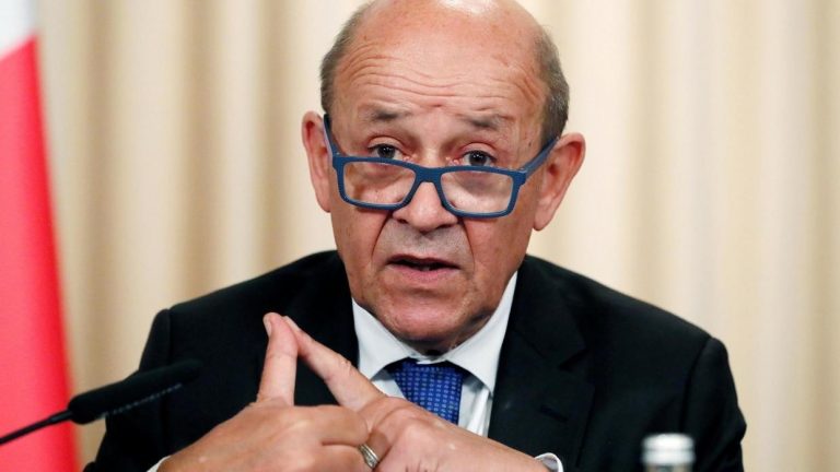 Șeful diplomației franceze: Recunoaşterea teritoriilor separatiste din Ucraina ar fi o „agresiune fără arme”
