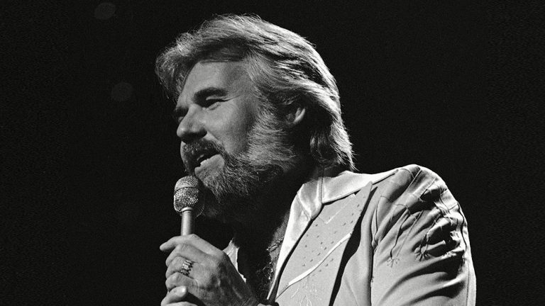 A murit cântăreţul de muzică country Kenny Rogers