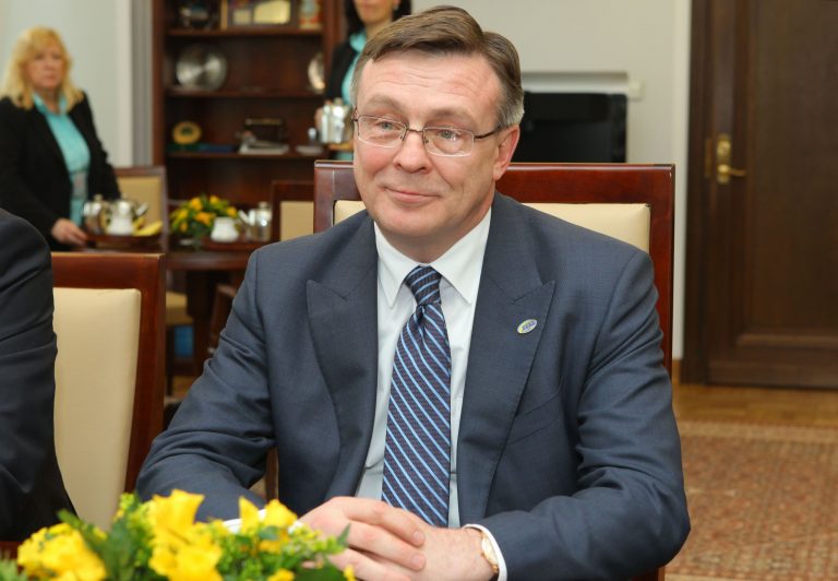 Crimă la nivel înalt: Un fost ministru de Externe al Ucrainei ar fi ucis un afacerist, în vila sa
