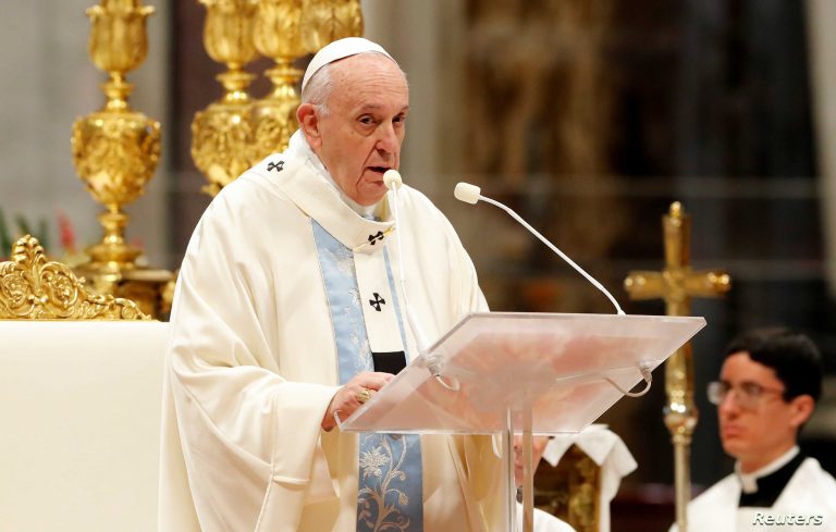 Papa Francisc avertizează asupra potenţialelor pericole ale inteligenţei artificiale