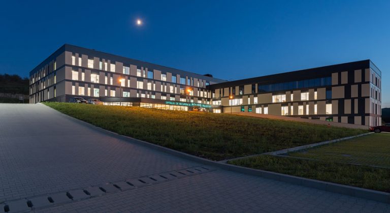 Romanian state takes over first private hospital in Transylvania to treat coronavirus patients