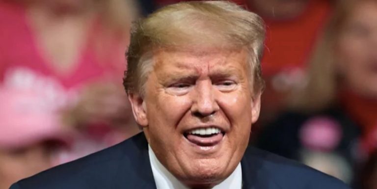 Trump le cere americanilor să pună capăt cumpărăturilor furibunde pe fond de coronavirus: „Relaxați-vă!”