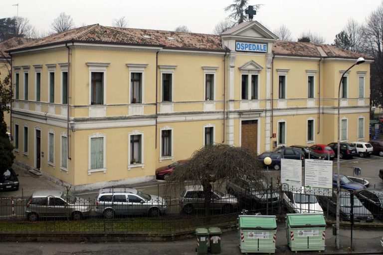 O asistentă din Veneția, care lucra cu bolnavi de coronavirus, s-a sinucis