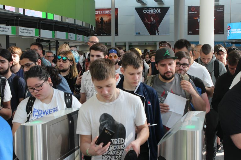 OMS, avertisment privind COVID-19: „Tinerii nu sunt invincibili”. Printre românii decedați, un bărbat de 39 de ani care nu avea alte afecțiuni