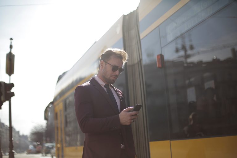 Autoritățile italiene iau în calcul înăsprirea măsurilor, după ce datele companiilor de telefonie mobilă arată că prea mulți italieni rătăcesc încă pe străzi