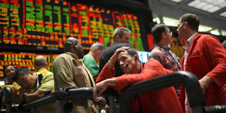 Bursa de pe Wall Street s-a prăbușit. Tranzacțiile au fost suspendate