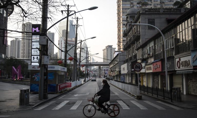 China susține că o ciclistă din SUA ar fi răspândit virusul în Wuhan