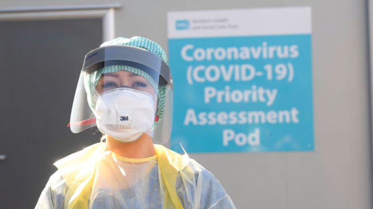 34 de cazuri noi de coronavirus într-o singură zi în Marea Britanie. Guvernul anunță că se așteaptă la epidemie și decese