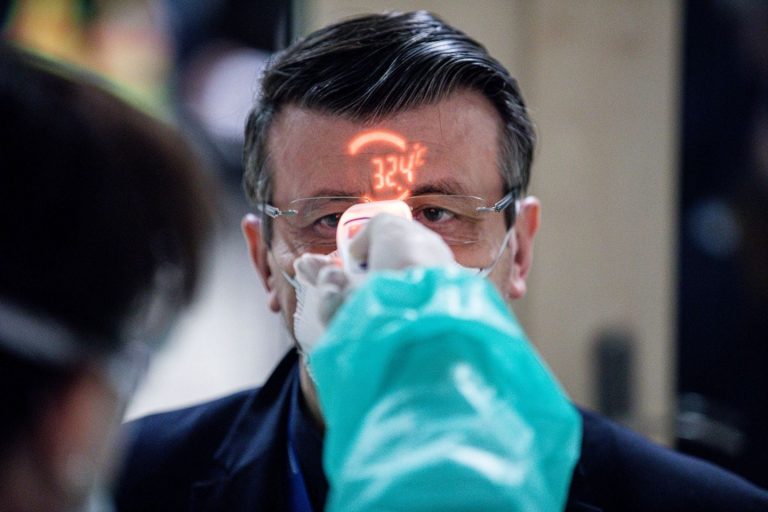 Sfaturile unui medic român din Franța. Cum trebuie să se comporte românii în această epidemie