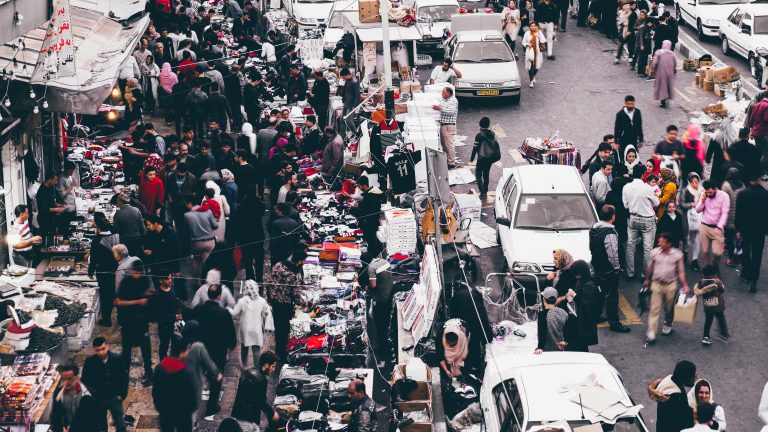 Măsuri extreme în Iran: Coronavirusul duce la eliberarea temporară a 70.000 de deţinuţi