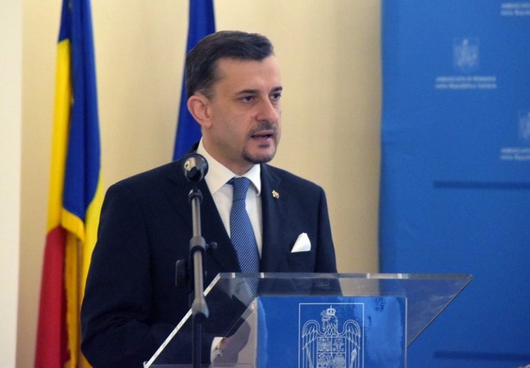 “Don’t spread conspiracy theories,”ambassador tells Romanians in Italy as ‘green pass’ protests spread