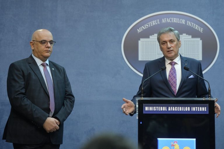 Bâlbe la MAI. Vela: „Nu sunt locuri la ATI? Sunt locuri la ATI”. Arafat aduce lămuriri