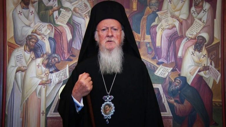 Patriarhul Bartolomeu, liderul spiritual al ortodocșilor din întreaga lume, cere bisericilor să suspende slujbele până la sfârşitul lui martie