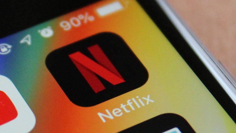 Netflix introduce taxa de partajare a conturilor în România