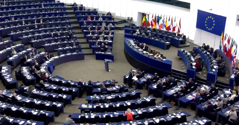Parlamentul European a adoptat o rezoluţie prin care cere Uniunii Europene să fie pregătită să nu recunoască rezultatul alegerilor legislative din Rusia