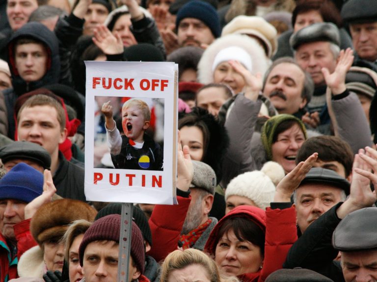 Putin îi amenință pe protestatarii „ilegali”: „Duceţi-vă să fiţi raşi”