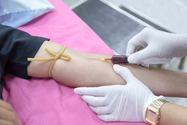 Chinezii au găsit grupa de sânge mai rezistentă la coronavirus și grupa sensibilă