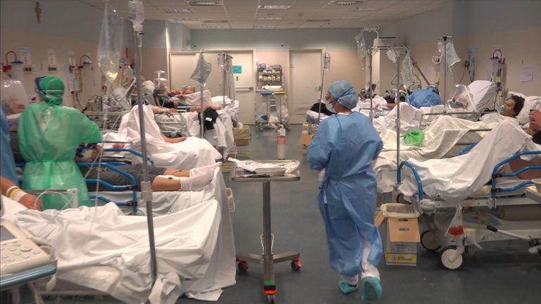 VIDEO | O echipă CNN a filmat într-un spital pentru pacienți cu coronavirus din New York: Şase resuscitări și patru morţi în 40 de minute