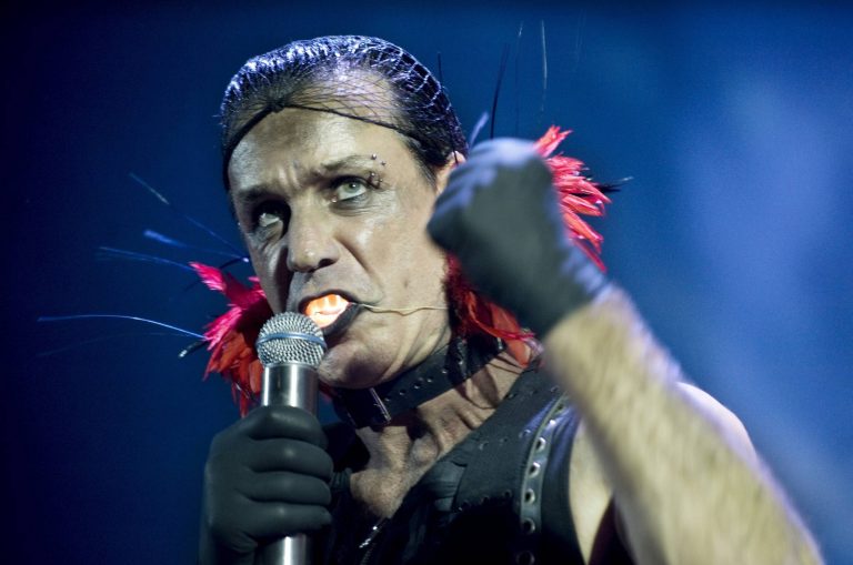 Solistul trupei Rammstein, Till Lindemann, la terapie intensivă din cauza COVID-19