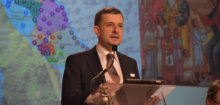 Ambasadorul României la Roma: ”M-au rugat să vă spun că până când nu îl vezi pe unul de-al tău dus pe targă nu înțelegi ce înseamnă această boală”