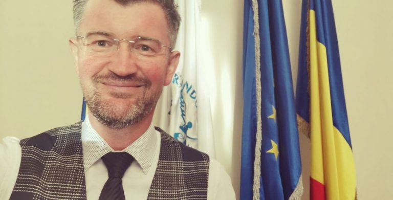 Mărturia ”pacientului 102”, Andrei Ando – director de comunicare și strategii al CJ Arad , vindecat de COVID-19: Simțeam că mi se rup mușchii, fâșie cu fâșie, de pe picioare