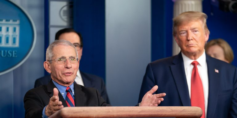 Fauci a cerut retragerea clipului în care imaginea sa e folosită de echipa lui Donald Trump