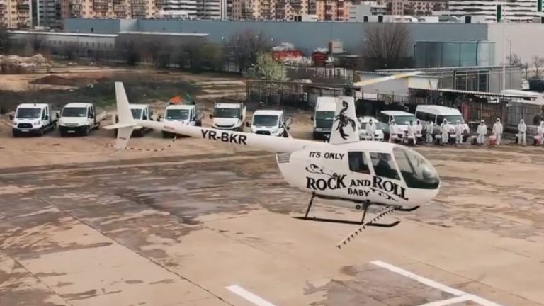 VIDEO | Primarul Sectorului 6, Gabriel Mutu, combate COVID-19 cu apă oxigenată aruncată din elicopter. Expert: N-am văzut niciunde o așa imbecilitate