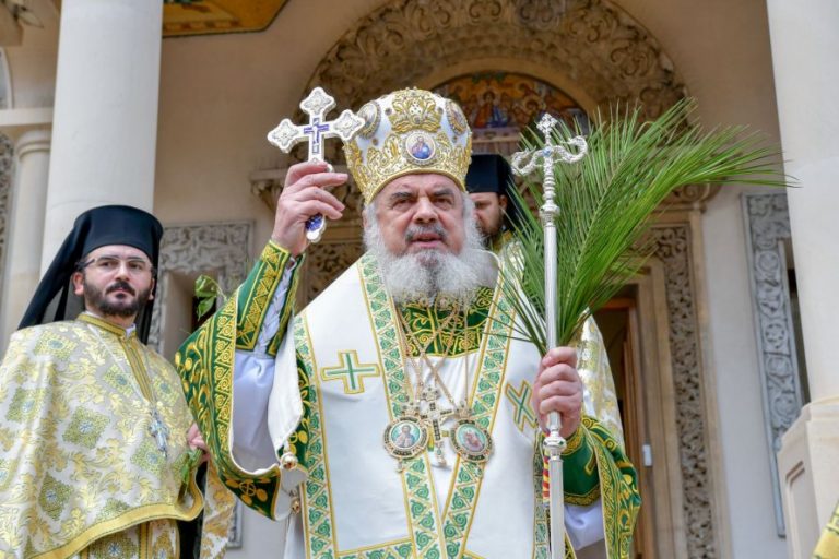 Patriarhul Daniel, în Pastorala de Paști: Să nu ne pierdem nădejdea în faţa greutăţilor vieţii