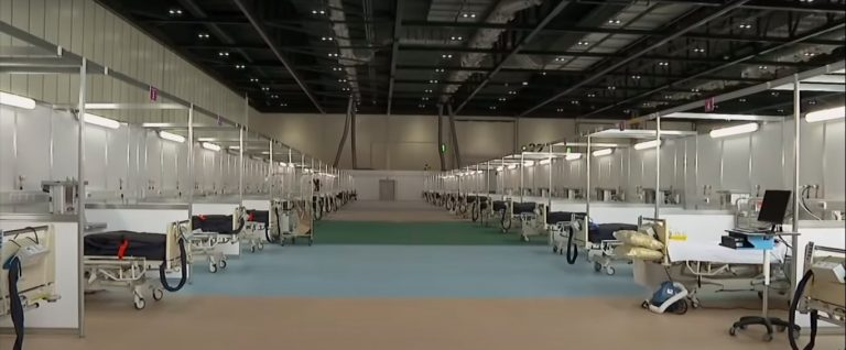 VIDEO | Spitalul-fantomă: Bolnavi de Covid-19, între viață și moarte, respinși deși sunt 4.000 de paturi goale