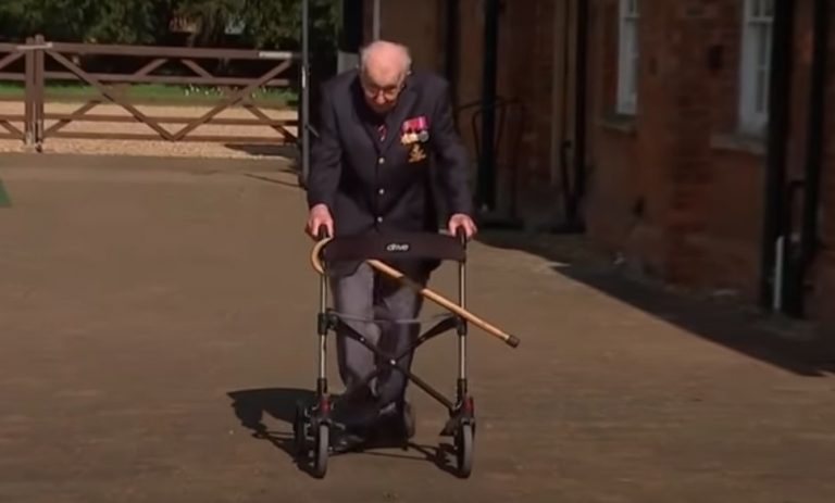 VIDEO | Uluitorul „Captain Tom”: La 100 de ani, a strâns 25 milioane euro pentru bolnavii de Covid-19
