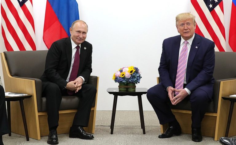 Reuters: Kremlinul neagă dezvăluirile privind convorbirile Putin-Trump