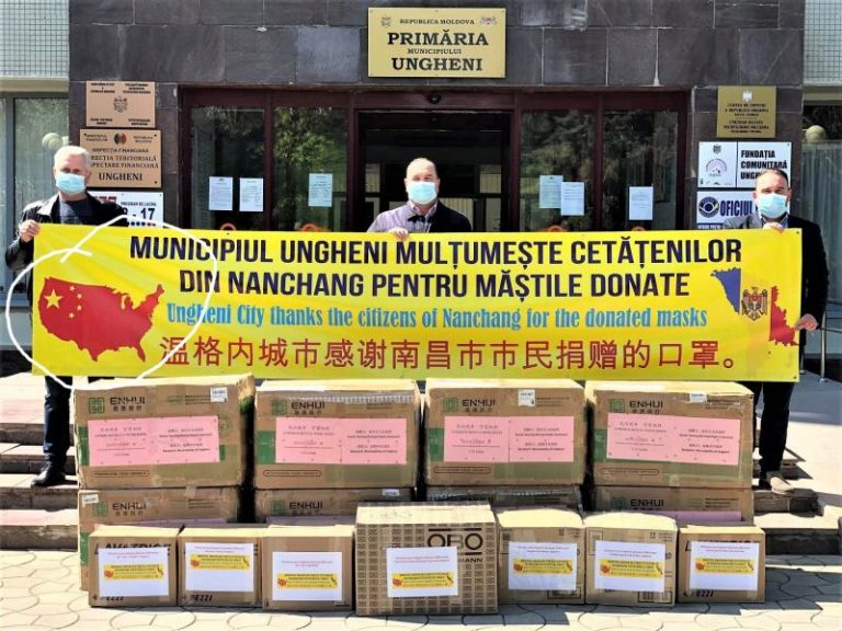 Gafă monumentală în Rep. Moldova: Harta Chinei, încurcată cu cea SUA pe un banner de mulțumire adresat comuniștilor de la Beijing