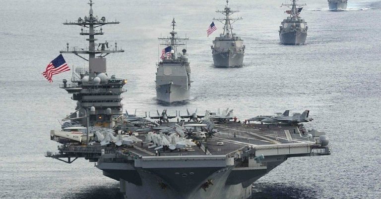 VIDEO | Comandantul revocat al portavionului USS Theodore Roosvelt, aclamat de echipaj ca un erou