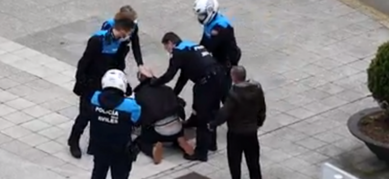 VIDEO | Un român recalcitrant, pus la pământ de polițiștii spanioli, în aplauzele oamenilor