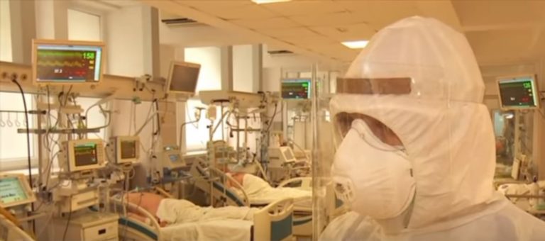 Pacienţii COVID-19 care au fost spitalizaţi pot prezenta simptome timp de mai multe luni