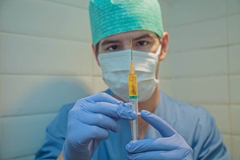 Cât de eficient este vaccinul anti-tuberculoză împotriva Covid-19? Răspunsul unei experte în vaccinologie de la Oxford