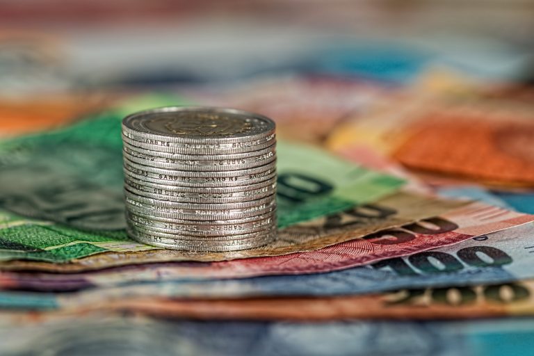 Banca Mondială prognozează o scădere de 5,7% a economiei  României în acest an