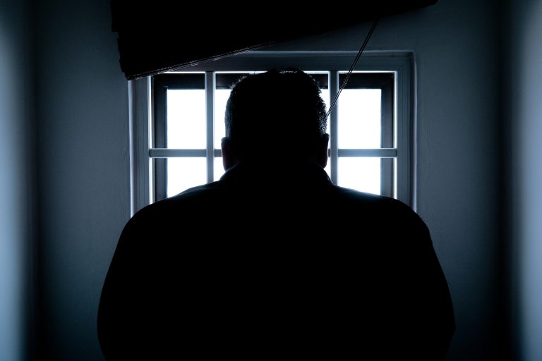 „Gardienii aruncau cu petarde”. Ce își amintesc prizonierii politici ruși eliberați, de Revelionul petrecut după gratii