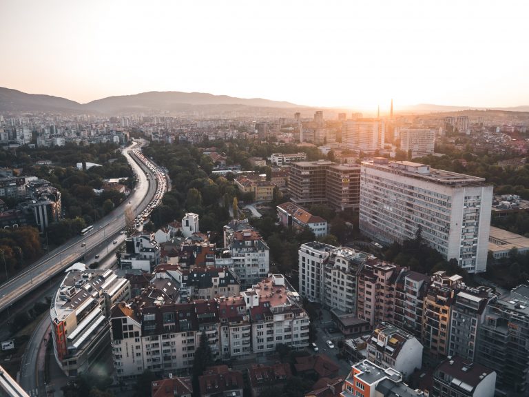 Decizie în Bulgaria: Deputații și miniștrii își donează salariile către sistemul public de sănătate pe durata izolării