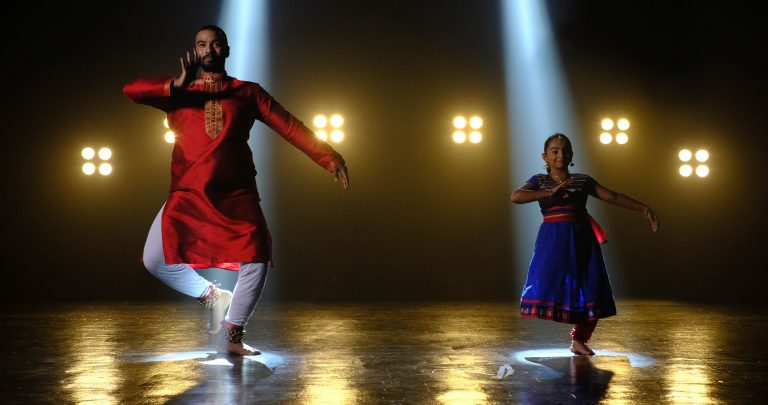 Cântece de la Bollywood, metodă de pedepsire a turiștilor din India care nu respectă restricțiile de circulație