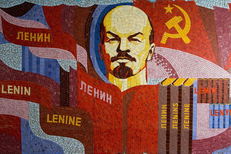 Asistente cu măști din scutece. Ulianovsk, orașul de baștină al lui Lenin, ar putea devenit „Bergamo” al Rusiei în pandemia COVID-19