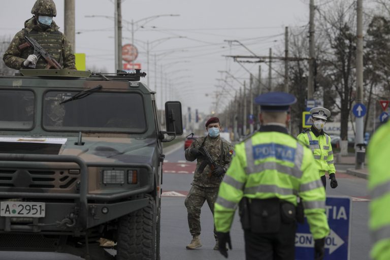 VIDEO | Revoltă la Țăndărei: Ne-am saturat! Aduce 100 de polițiști și 100 de armatiști, ce crede că face cu armatiștii?