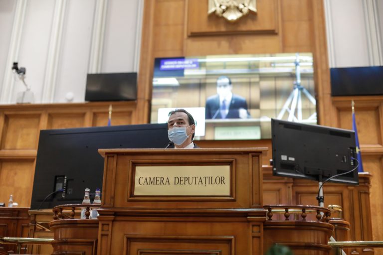 Starea de alertă, prelungită. Slujbele se vor putea ține în biserici. Reacție: BOR va respecta exemplar regulile