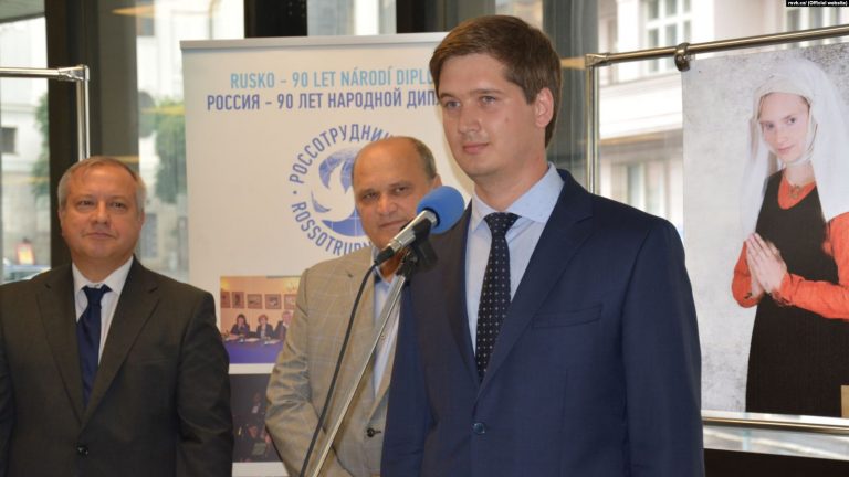 Presupusul agent rus însărcinat cu asasinarea primarului din Praga, identificat de presa cehă. Reacția ambasadei ruse