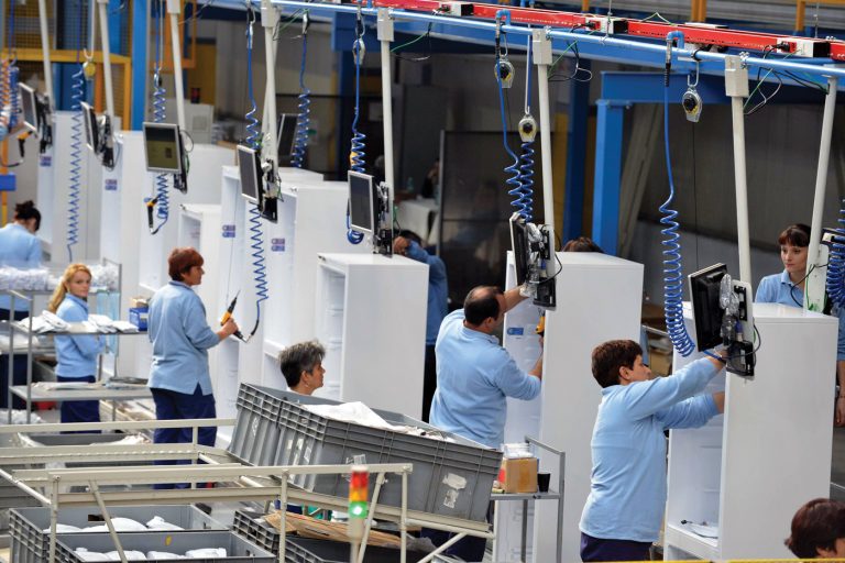 Arctic ”îngheață” temporar producția în fabrica de la Găeşti, după ce au fost depistați mai mulți angajați cu COVID-19
