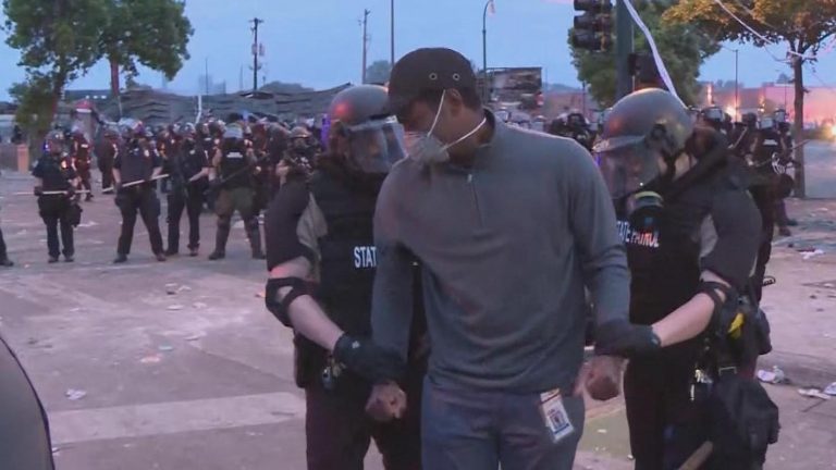 VIDEO | Mai mulți jurnalişti au fost agresaţi în timpul manifestaţiilor antirasiste din SUA