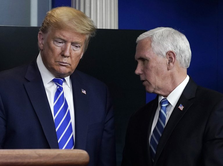 Fostul vicepreşedinte al lui Trump, Mike Pence, a anunțat că nu îl va susţine la prezidenţiale